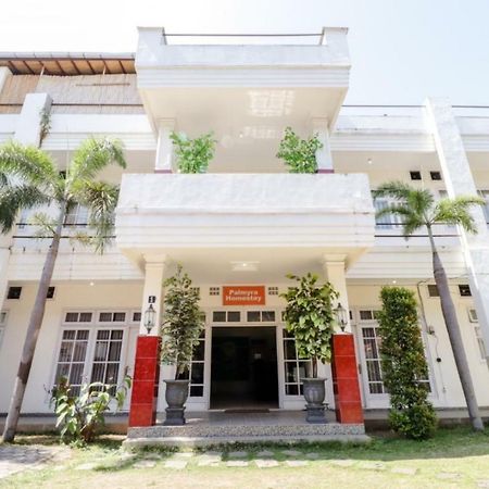 Palmyra Hostel Malang Exterior foto