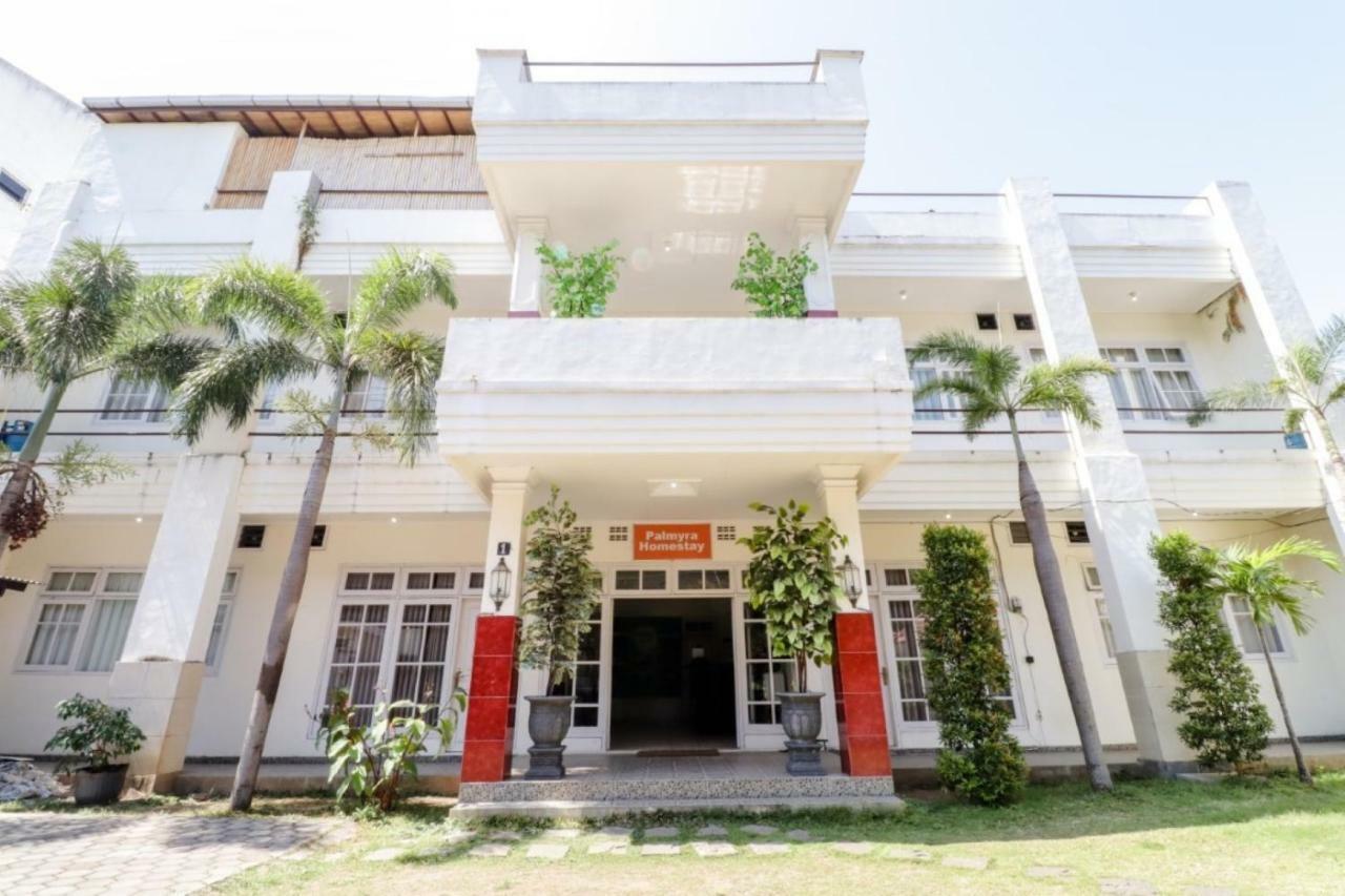 Palmyra Hostel Malang Exterior foto