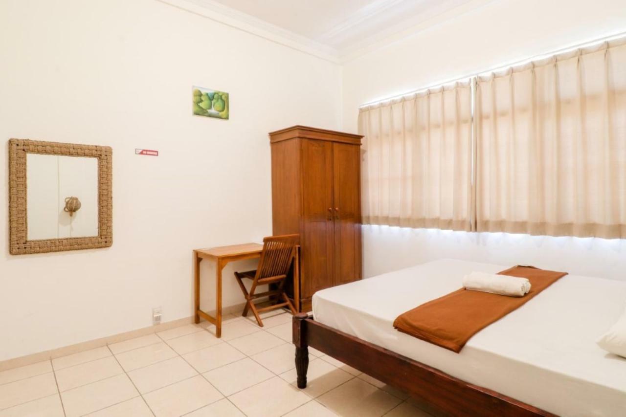 Palmyra Hostel Malang Exterior foto